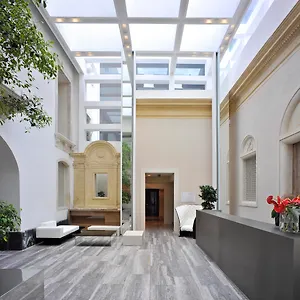 House Hotel